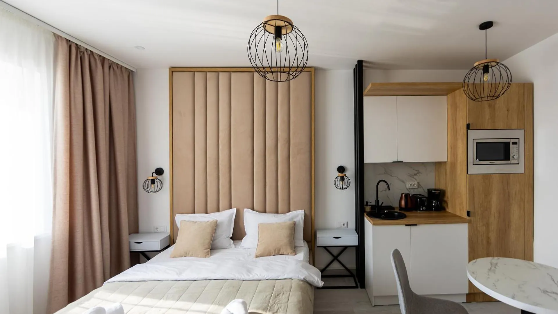 Grey Studio With Free Parking Bucharest Apartment