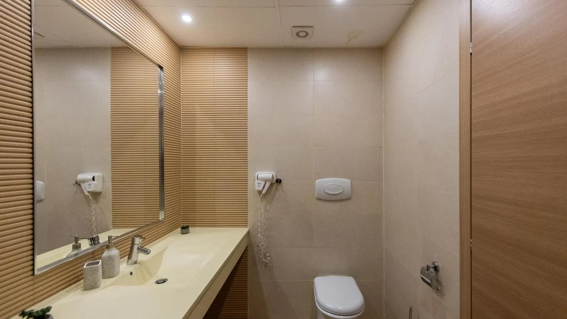 Apartment Grey Studio With Free Parking Bucharest Romania