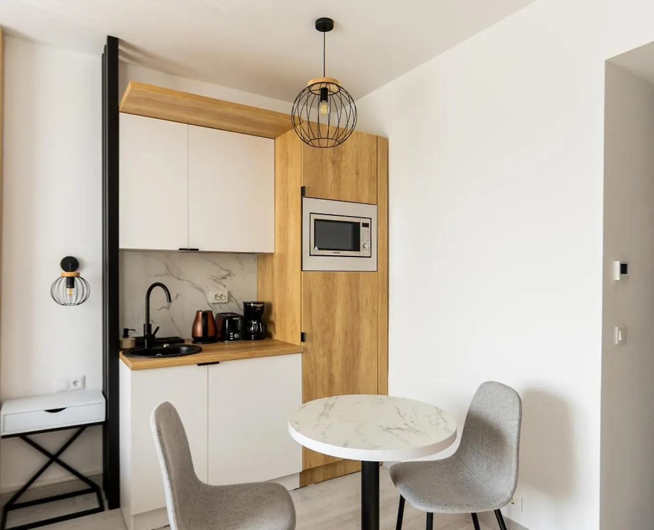 Grey Studio With Free Parking Bucarest 0*,  Rumanía