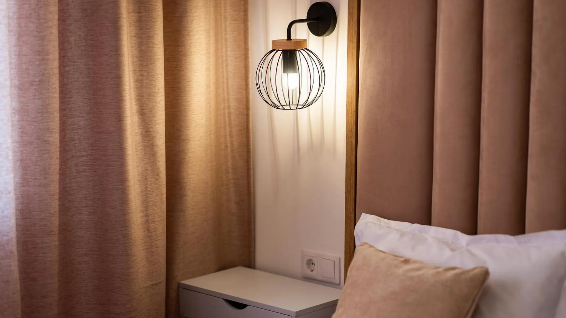 Grey Studio With Free Parking Bucarest Apartamento